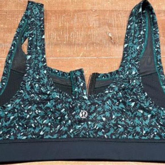 💚 Lululemon Drop It Like It's Hot Mountain Peaks Black Forage Teal Workout Bra - Picture 6 of 7